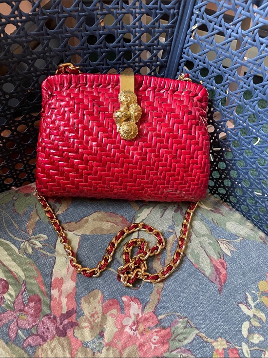 Ginnie Johansen Inc. Handbags - Vintage Ginnie Johansen Red Woven Crossbody Bag w/ Gold Chain and Seashell Clasp